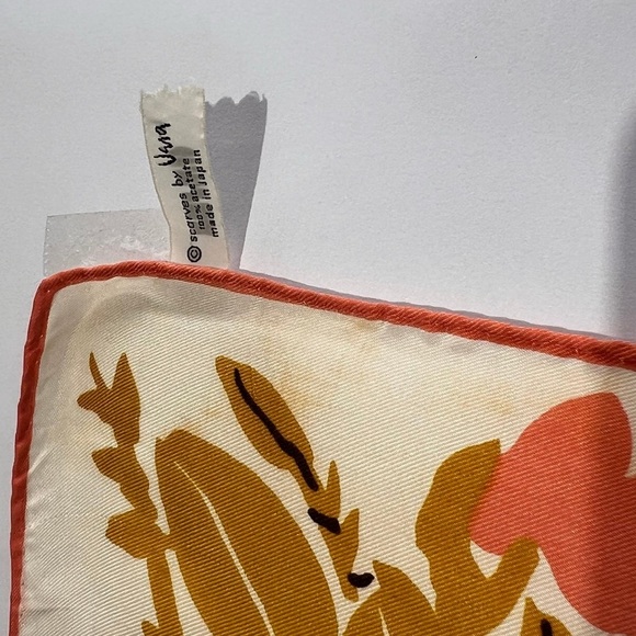 Vintage Vera Neumann Square Floral scarf - Picture 5 of 9